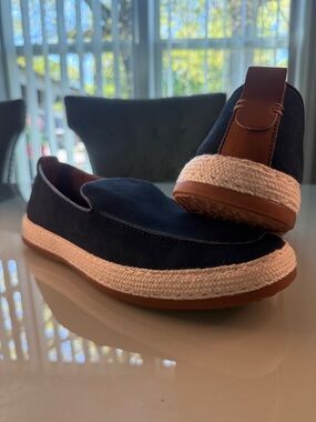 Vintage Foundry Co Navy and White size 11